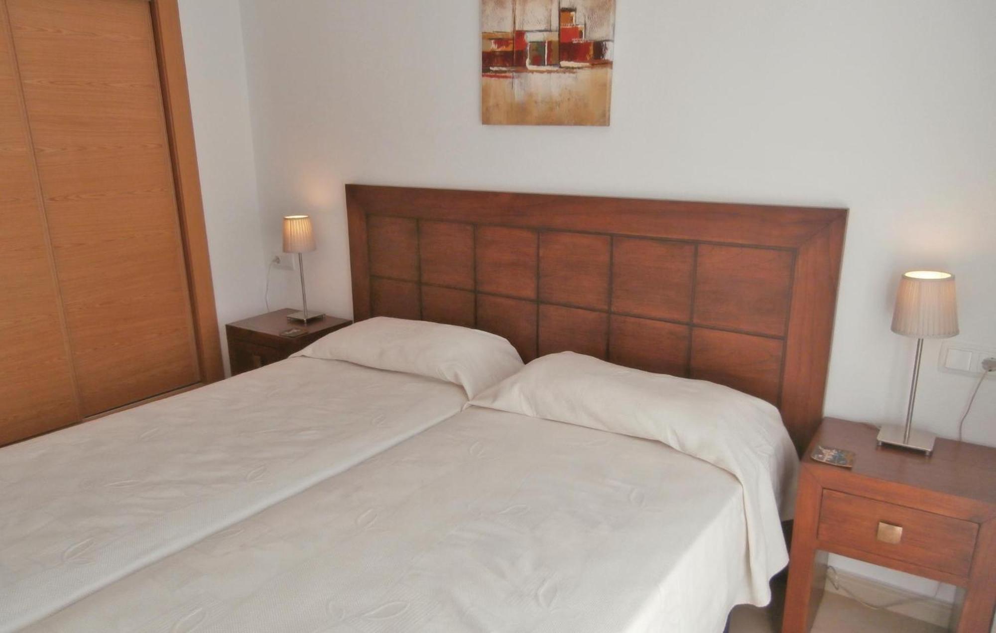 2 Bedroom Beautiful Apartment In Sucina Kültér fotó