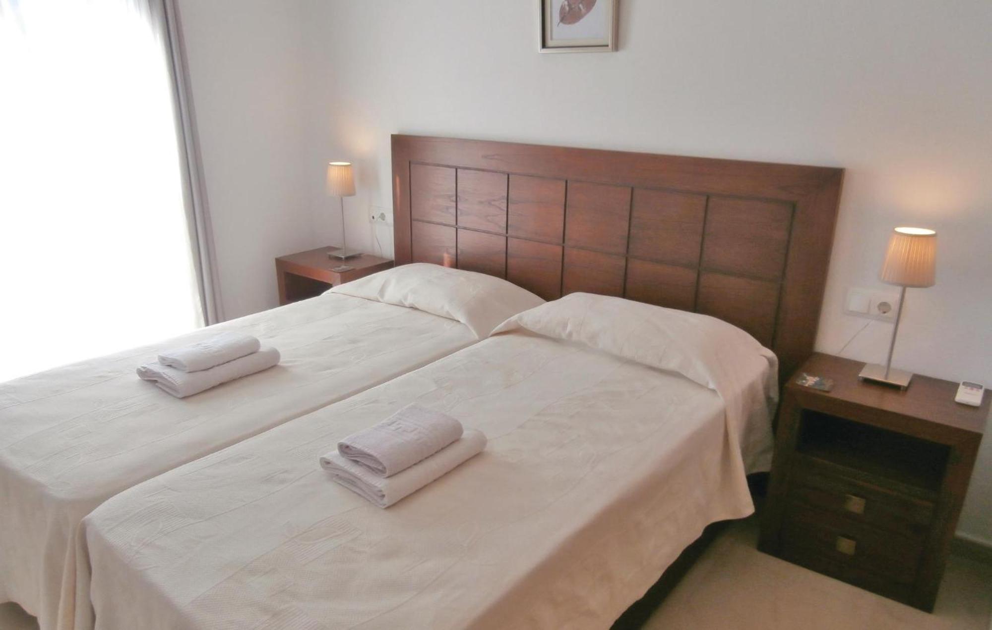 2 Bedroom Beautiful Apartment In Sucina Kültér fotó